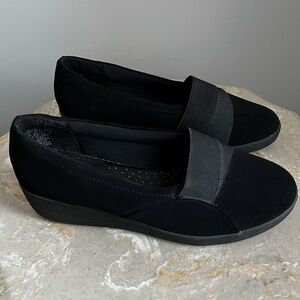 Cobbie Cuddlers Women’s Reverie 8.5 Black Stretchy Shoes Slip-on Ballet Wedge